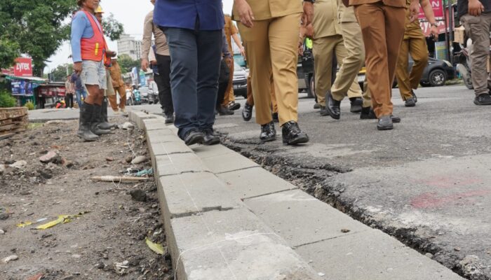 Beri Kenyamanan, Pemko Medan Bangun Trotoar dengan Marka Disabilitas